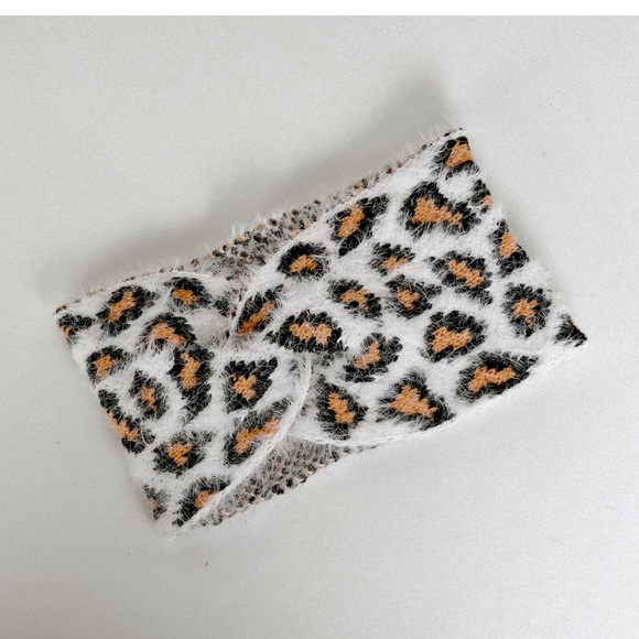 Leopard‎ Twist Headbands! 2 Colors Available! - Picture 6 of 8